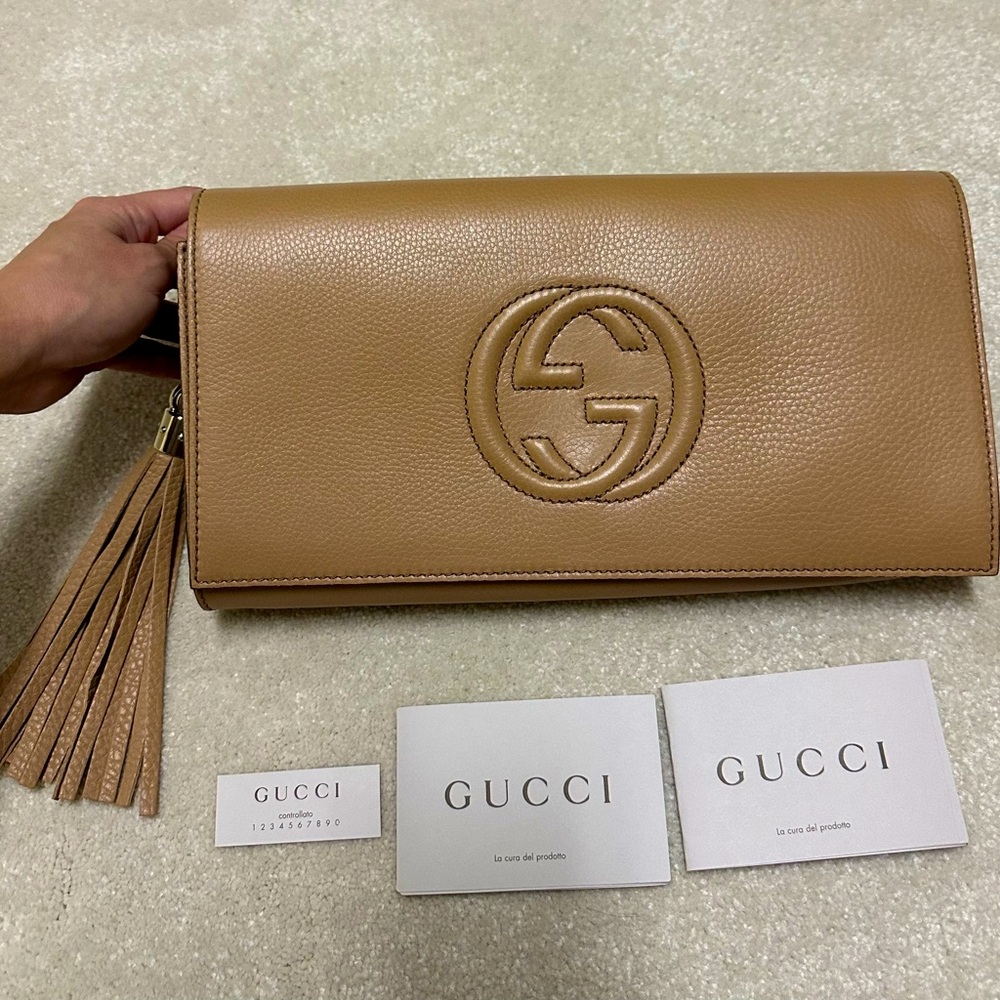 Gucci Medium Soho Clutch